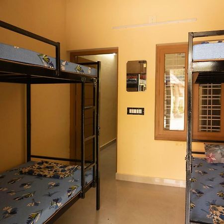 Aramana Holiday Inn Alappuzha Eksteriør bilde