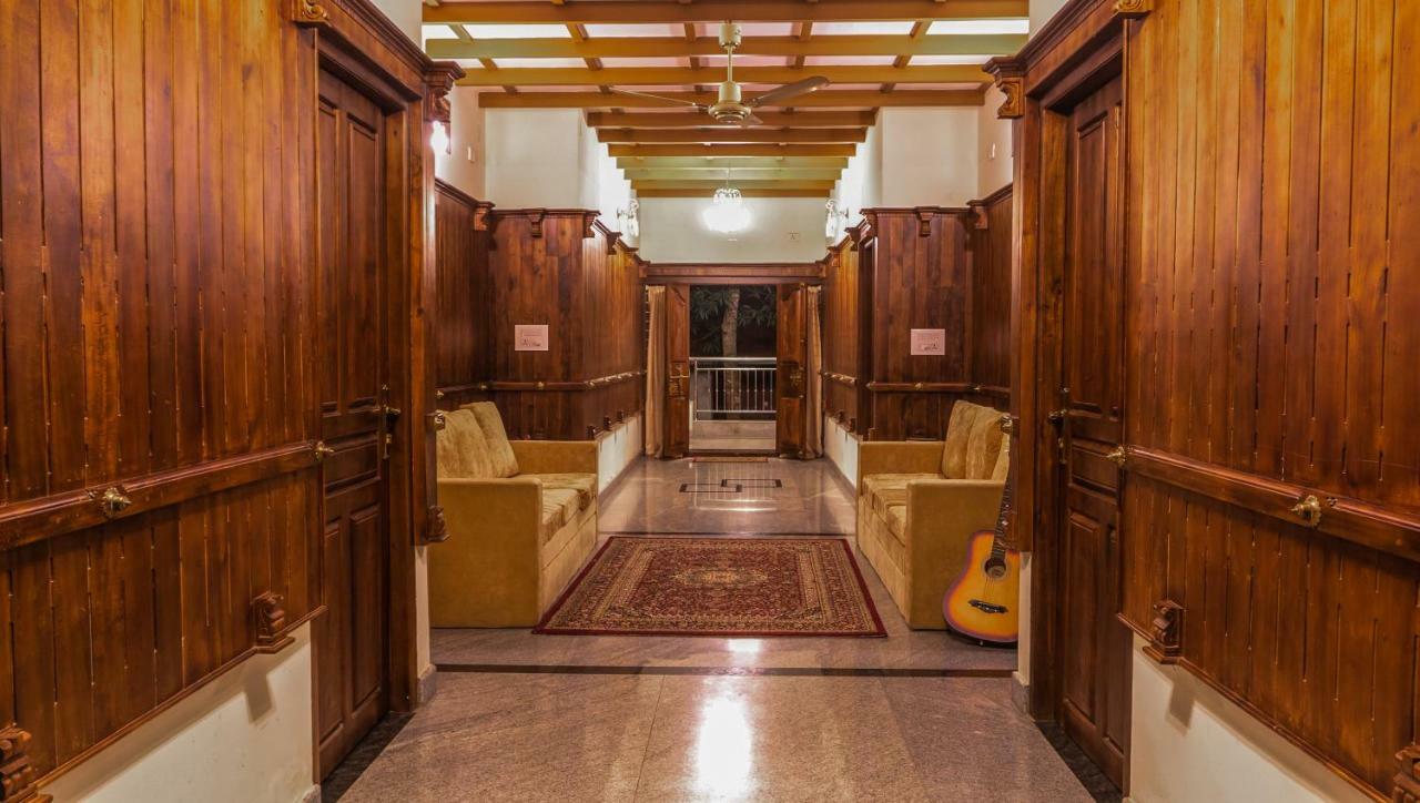 Aramana Holiday Inn Alappuzha Eksteriør bilde